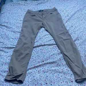Duer tan chinos size 34x33